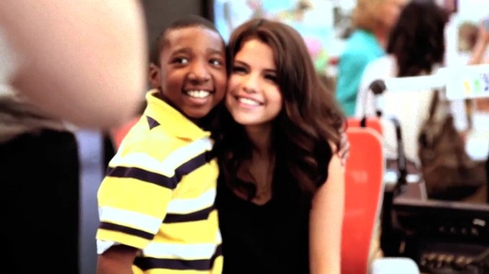 000 263 - Selena Gomez We Own The Night The Voice