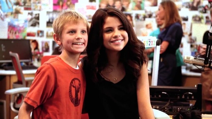000 311 - Selena Gomez We Own The Night The Voice