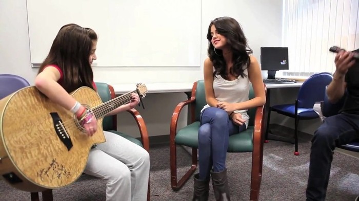 000 456 - Selena Gomez We Own The Night The Voice