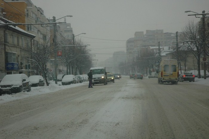 str. Sos Pacurari - A sosit iarna la Iasi 2012