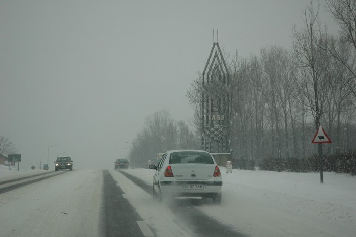 la intrarea in Iasi dinspre Letcani - A sosit iarna la Iasi 2012