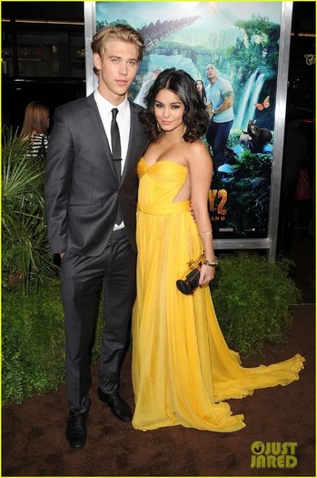 vanessa-hudgens-austin-butler-journey-2-premiere-04 - Vanessa Hudgens 2012