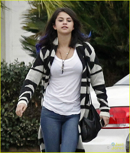 selena-gomez-justin-bieber-football-08