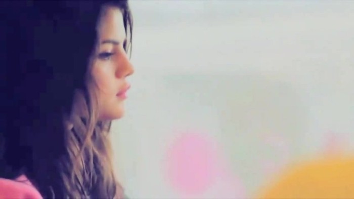 001 012 - Selena Gomez Live life to the fullest