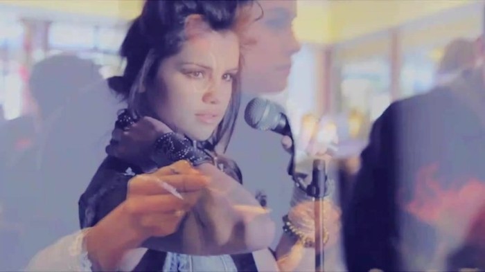 001 271 - Selena Gomez Live life to the fullest