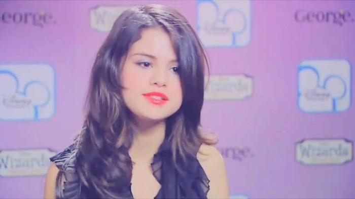 001 274 - Selena Gomez Live life to the fullest