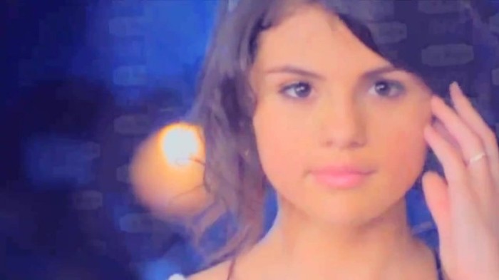 001 283 - Selena Gomez Live life to the fullest