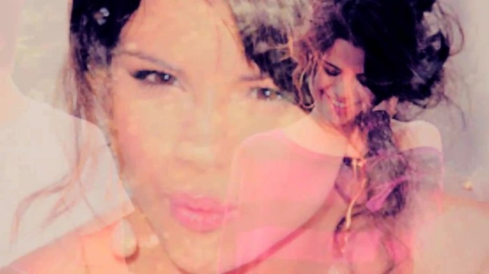 001 291 - Selena Gomez Live life to the fullest
