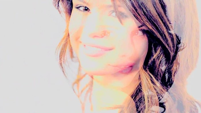 001 294 - Selena Gomez Live life to the fullest