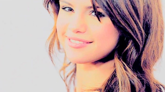 001 295 - Selena Gomez Live life to the fullest