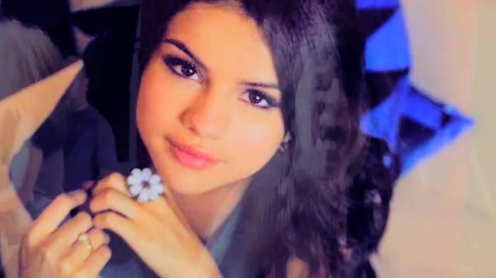 001 297 - Selena Gomez Live life to the fullest
