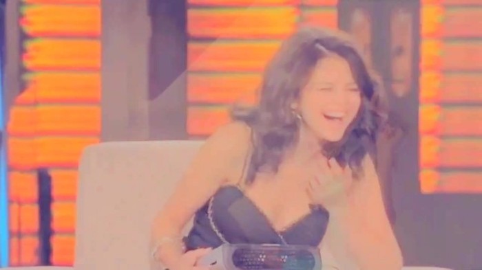 001 318 - Selena Gomez Live life to the fullest