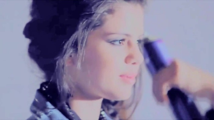 001 331 - Selena Gomez Live life to the fullest