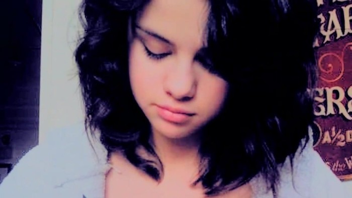 001 333 - Selena Gomez Live life to the fullest