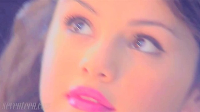 001 337 - Selena Gomez Live life to the fullest