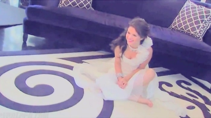 001 345 - Selena Gomez Live life to the fullest
