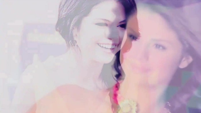001 350 - Selena Gomez Live life to the fullest