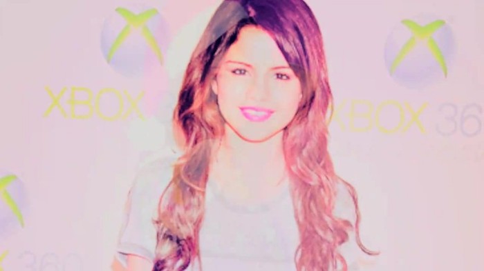 001 360 - Selena Gomez Live life to the fullest