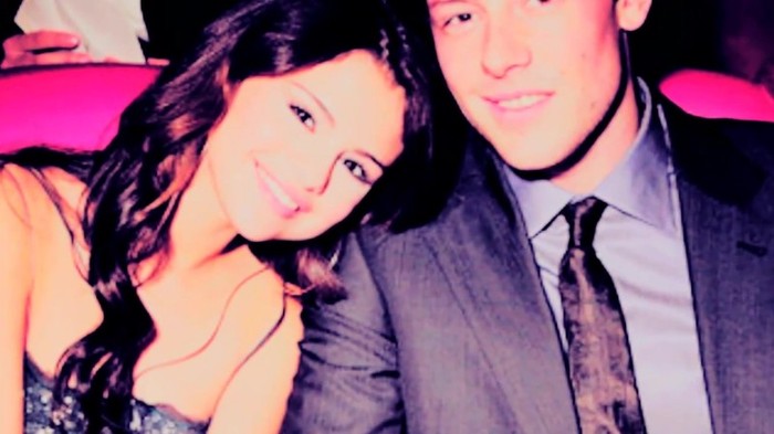 001 367 - Selena Gomez Live life to the fullest