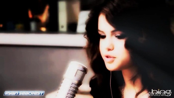 ~01 097 - Selena Gomez People forget that it hurts my feelings
