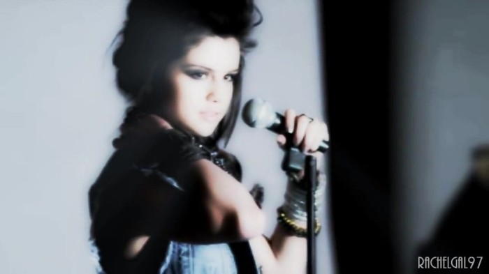 ~01 149 - Selena Gomez People forget that it hurts my feelings