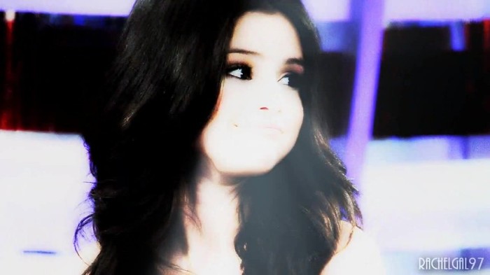 ~01 233 - Selena Gomez People forget that it hurts my feelings
