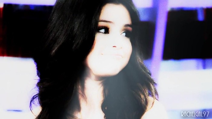 ~01 235 - Selena Gomez People forget that it hurts my feelings