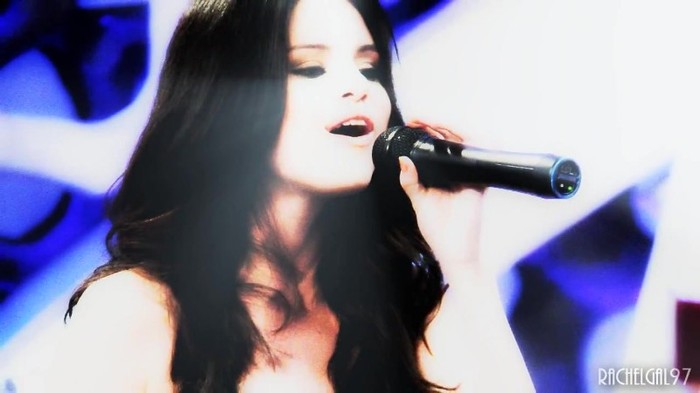 ~01 244 - Selena Gomez People forget that it hurts my feelings