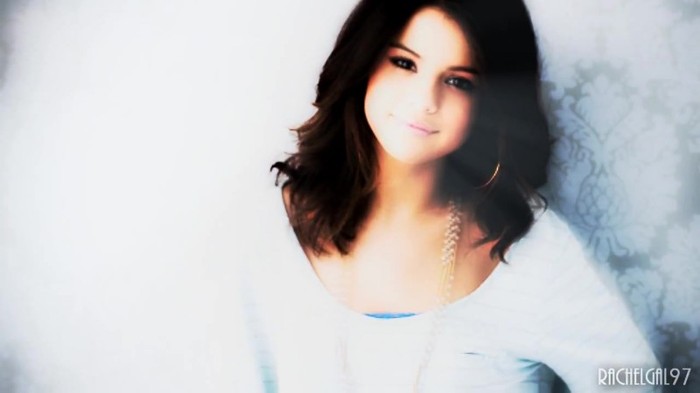 ~01 252 - Selena Gomez People forget that it hurts my feelings
