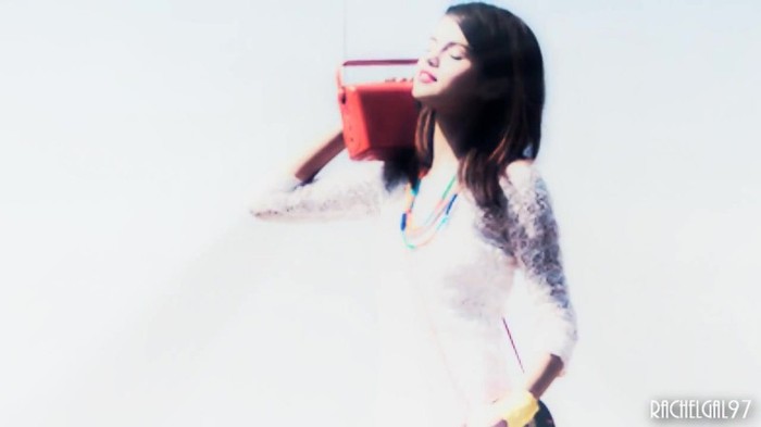 ~01 261 - Selena Gomez People forget that it hurts my feelings