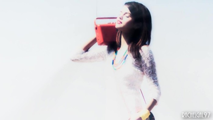 ~01 262 - Selena Gomez People forget that it hurts my feelings