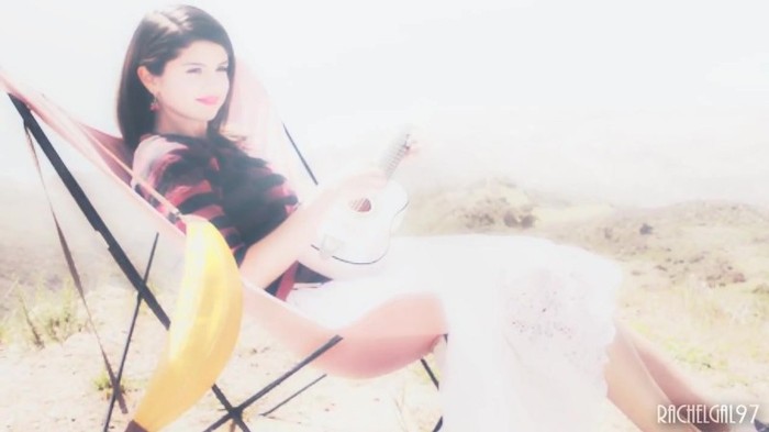 ~01 266 - Selena Gomez People forget that it hurts my feelings