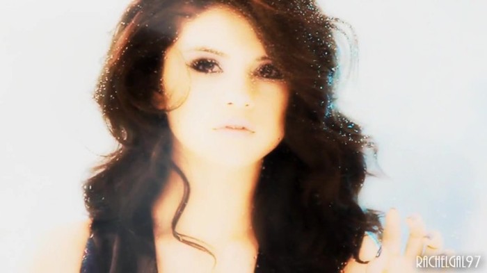 ~01 272 - Selena Gomez People forget that it hurts my feelings
