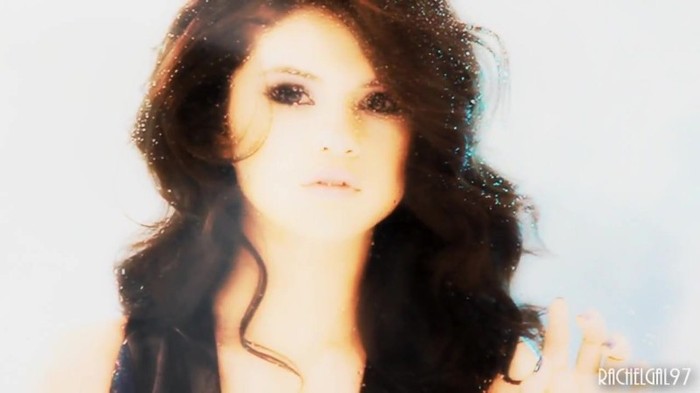 ~01 273 - Selena Gomez People forget that it hurts my feelings