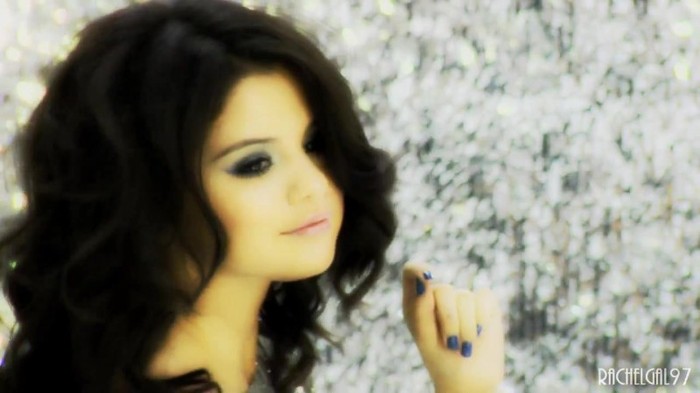 ~01 280 - Selena Gomez People forget that it hurts my feelings