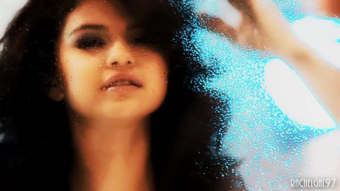 ~01 285 - Selena Gomez People forget that it hurts my feelings
