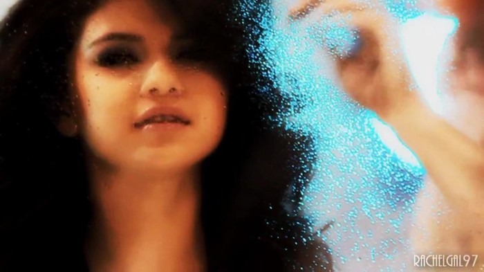 ~01 286 - Selena Gomez People forget that it hurts my feelings