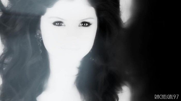~01 358 - Selena Gomez People forget that it hurts my feelings
