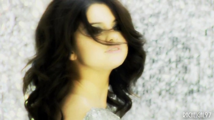 ~01 366 - Selena Gomez People forget that it hurts my feelings