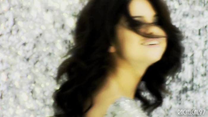 ~01 367 - Selena Gomez People forget that it hurts my feelings