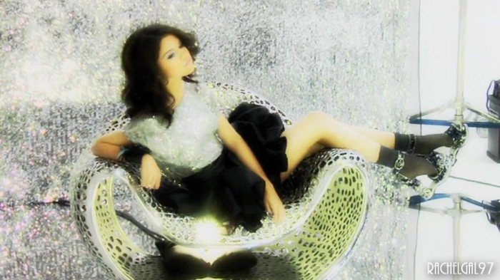 ~01 373 - Selena Gomez People forget that it hurts my feelings