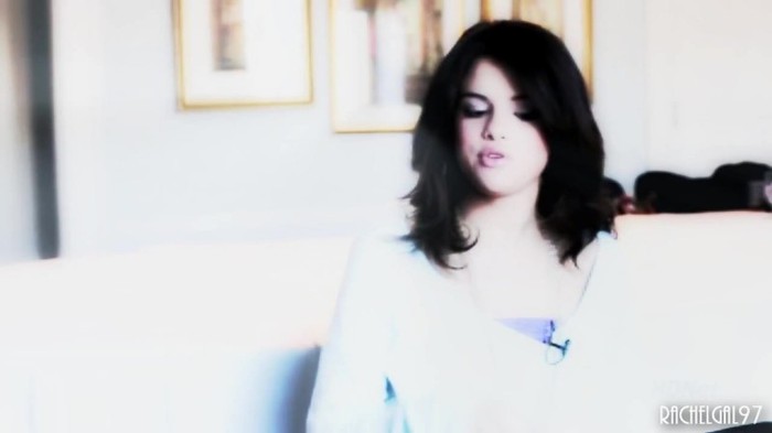 ~01 383 - Selena Gomez People forget that it hurts my feelings
