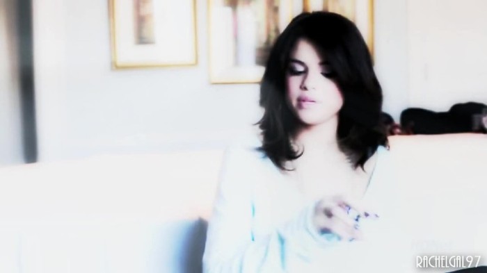 ~01 385 - Selena Gomez People forget that it hurts my feelings