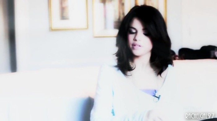~01 386 - Selena Gomez People forget that it hurts my feelings