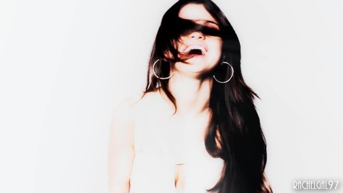 ~01 390 - Selena Gomez People forget that it hurts my feelings