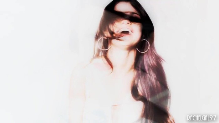 ~01 391 - Selena Gomez People forget that it hurts my feelings