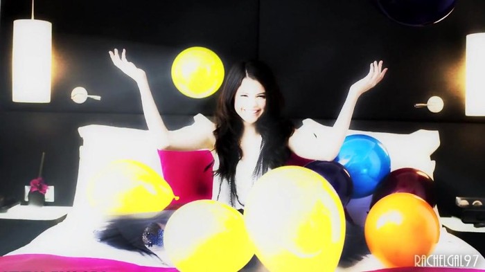 ~01 403 - Selena Gomez People forget that it hurts my feelings