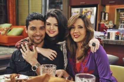 normal_401 - Wizards of Waverly Place Season 3 Episode 25 Uncle Ernesto