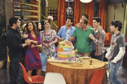 normal_412 - Wizards of Waverly Place Season 3 Episode 25 Uncle Ernesto