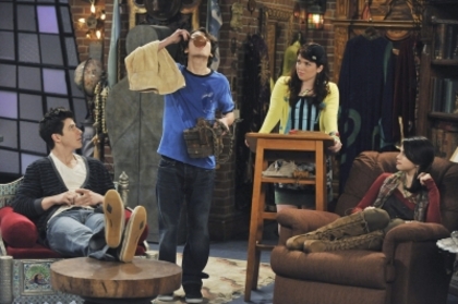 normal_S4 - Wizards of Waverly Place Season 3 Episode 25 Uncle Ernesto